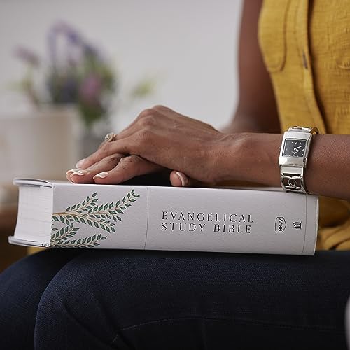 Evangelical Study Bible: Christ-centered. Faith-building. Mission-focused. (NKJV, Hardcover, Red Letter, Large Comfort Print)