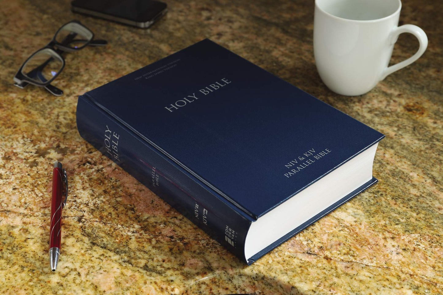 NIV, KJV, Parallel Bible, Large Print, Hardcover: God's Unchanging Word Across the Centuries