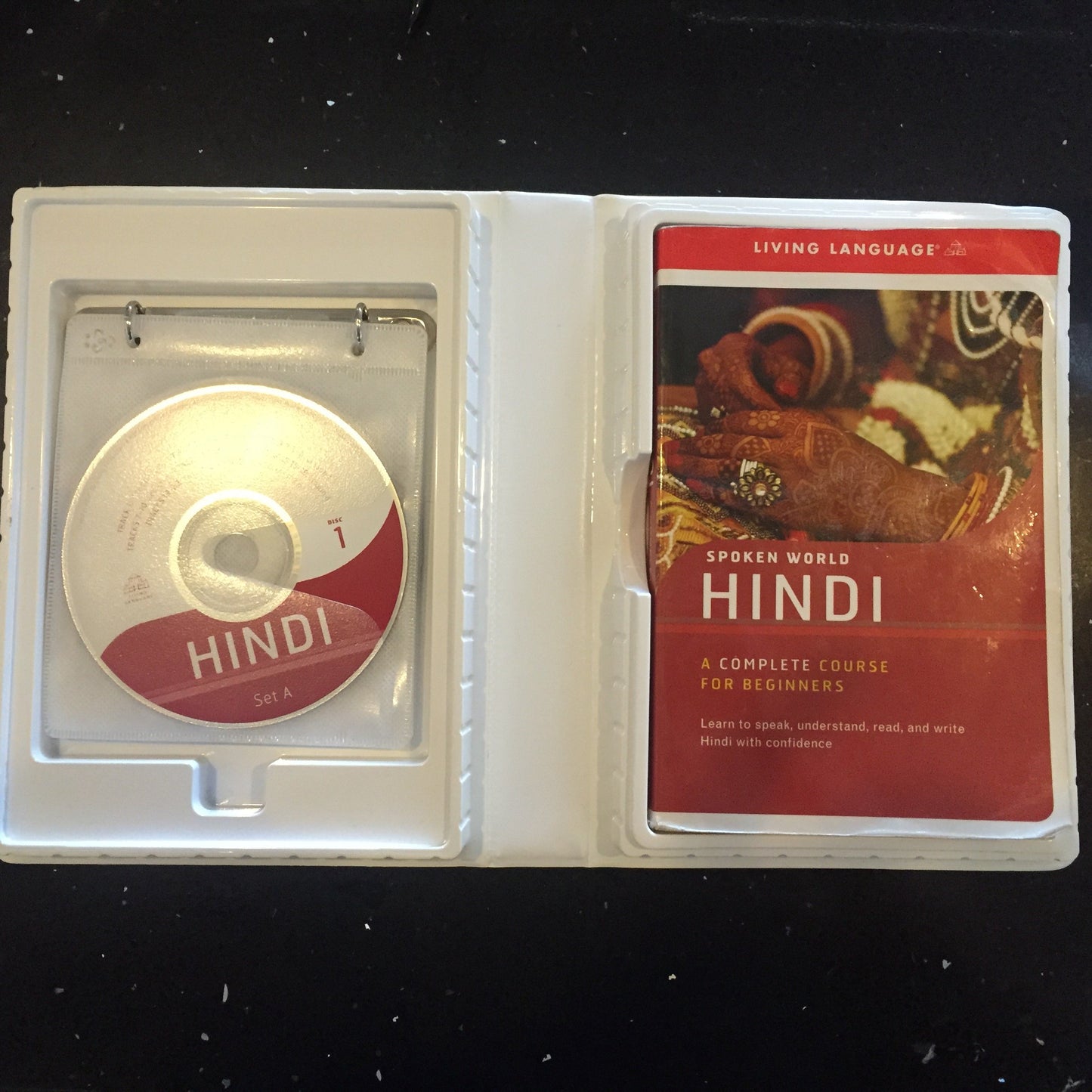 Hindi: A Complete Course for Beginners (Book & 6 Audio CDs)