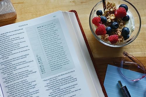 Flourish: The NIV Bible for Women, Leathersoft, Brown, Comfort Print