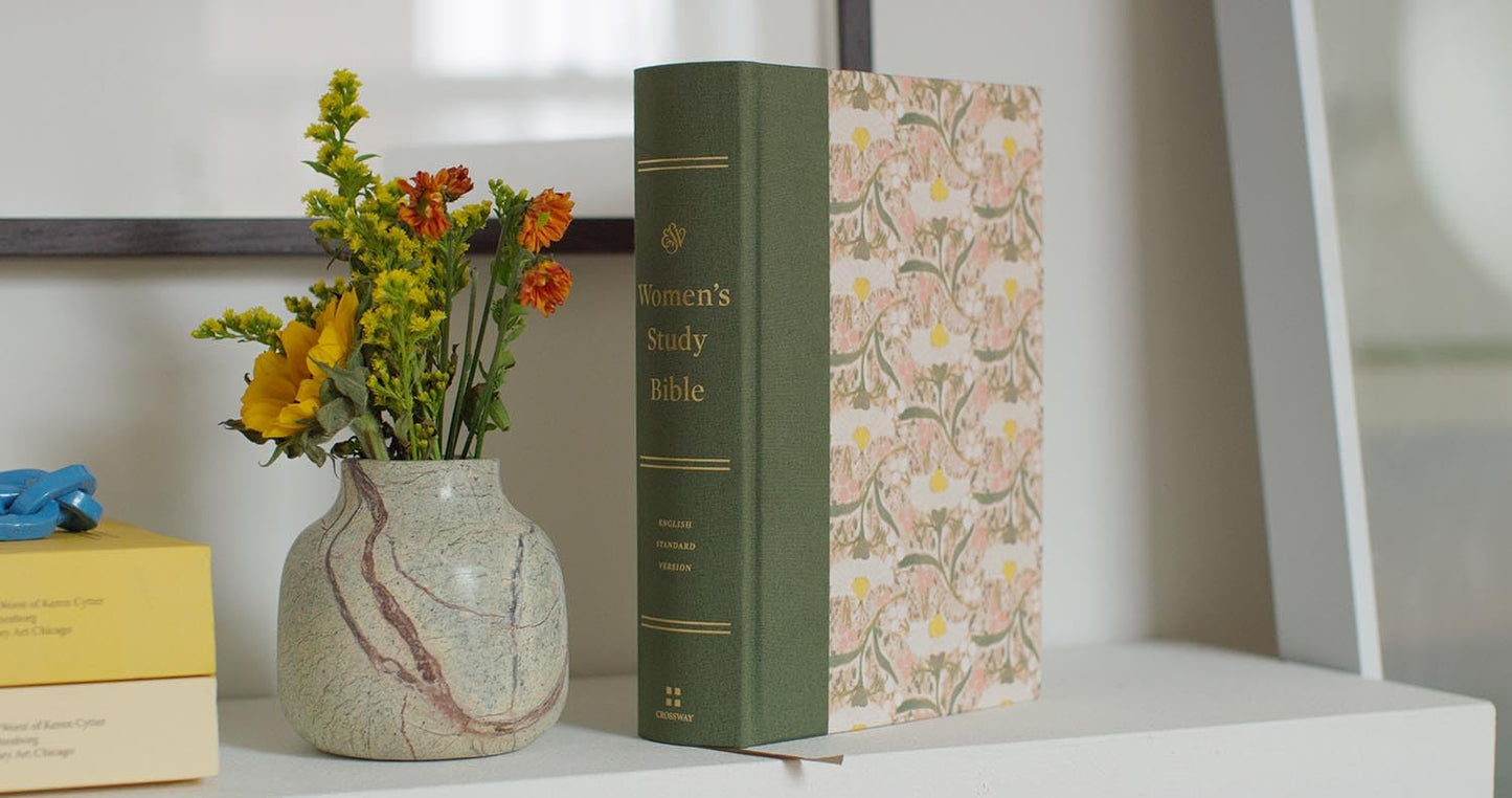 ESV Women's Study Bible, Artist Series (Cloth over Board, Lulie Wallace, Emma): Holy Bible, English Standard Version (Crossway's Artist)