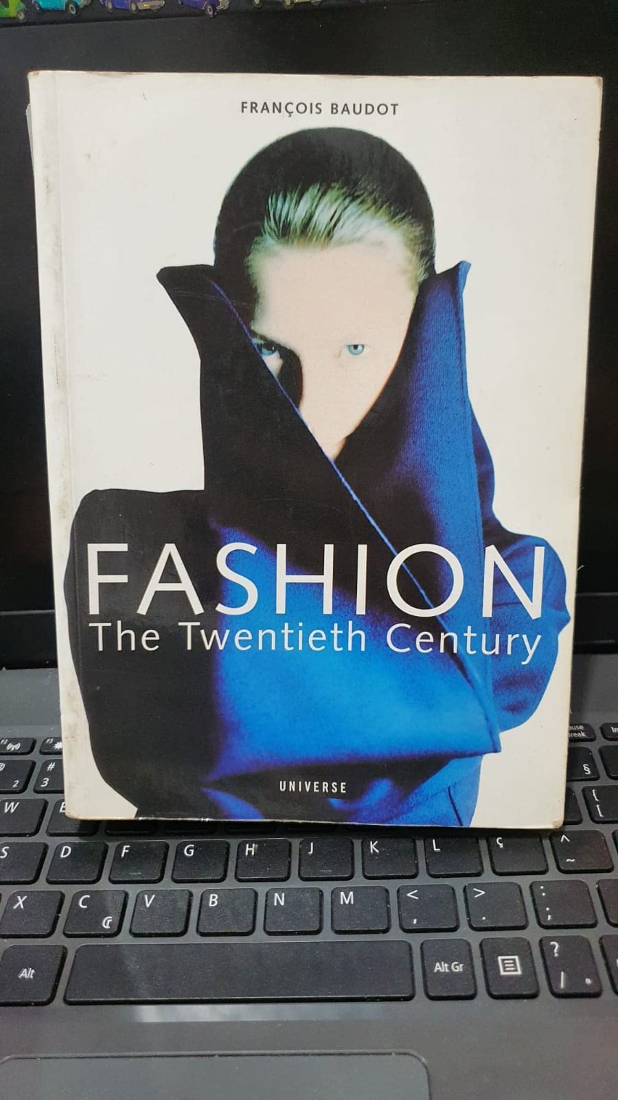 Fashion: The Twentieth Century