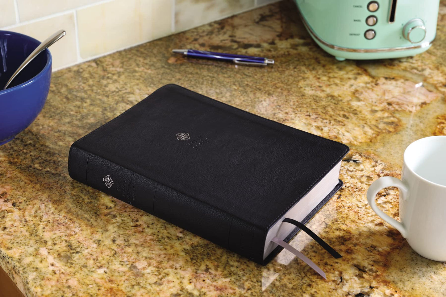 NIV, Men's Devotional Bible (By Men, for Men), Large Print, Leathersoft, Black, Comfort Print