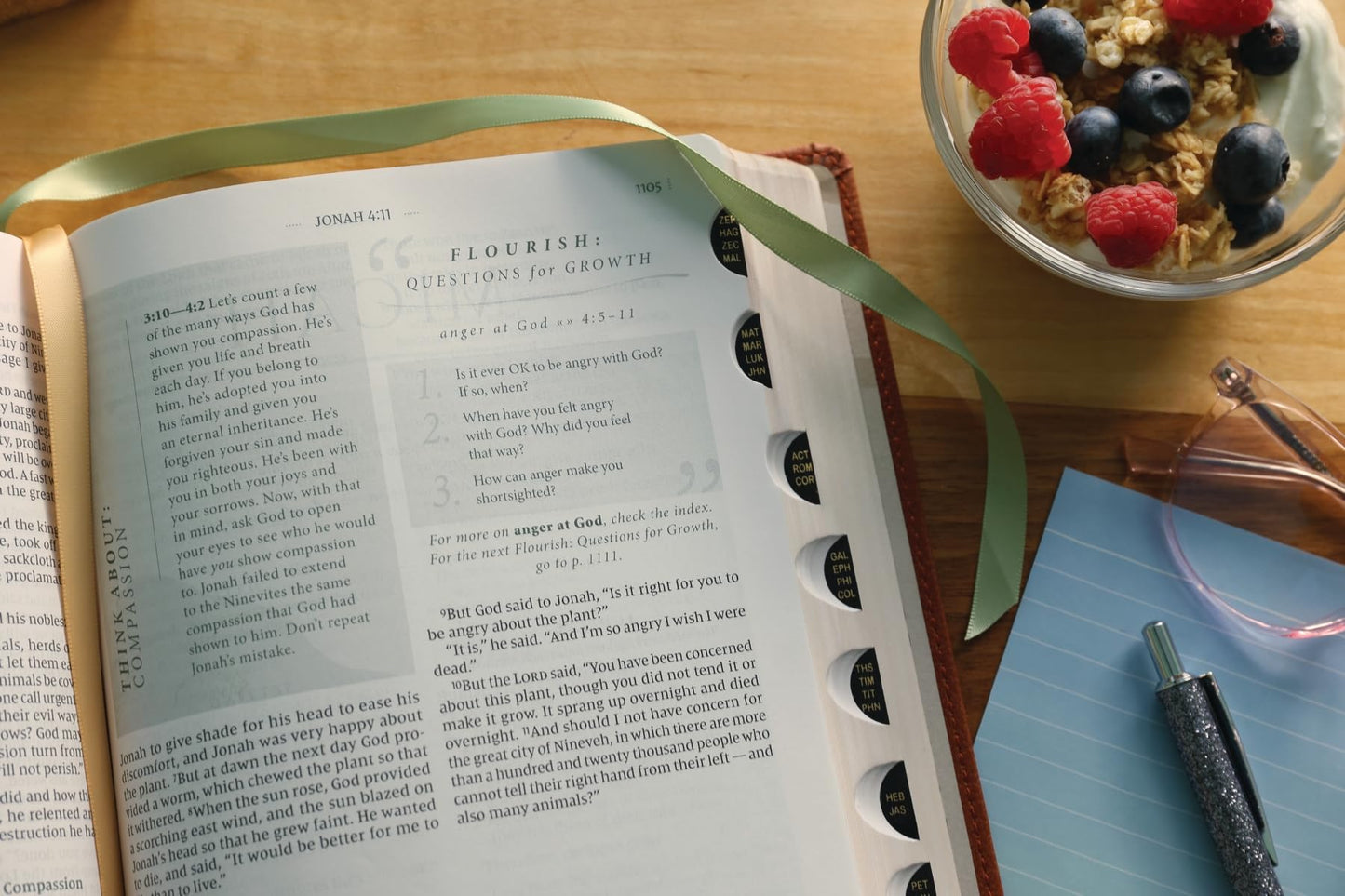 Flourish: The NIV Bible for Women, Leathersoft, Brown, Thumb Indexed, Comfort Print