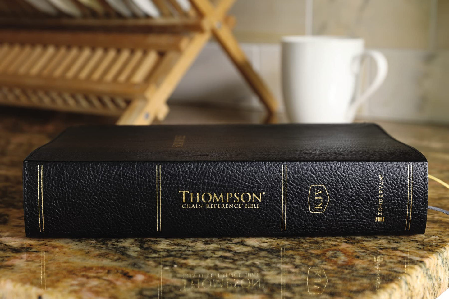 KJV, Thompson Chain-Reference Bible, Handy Size, European Bonded Leather, Black, Red Letter, Comfort Print
