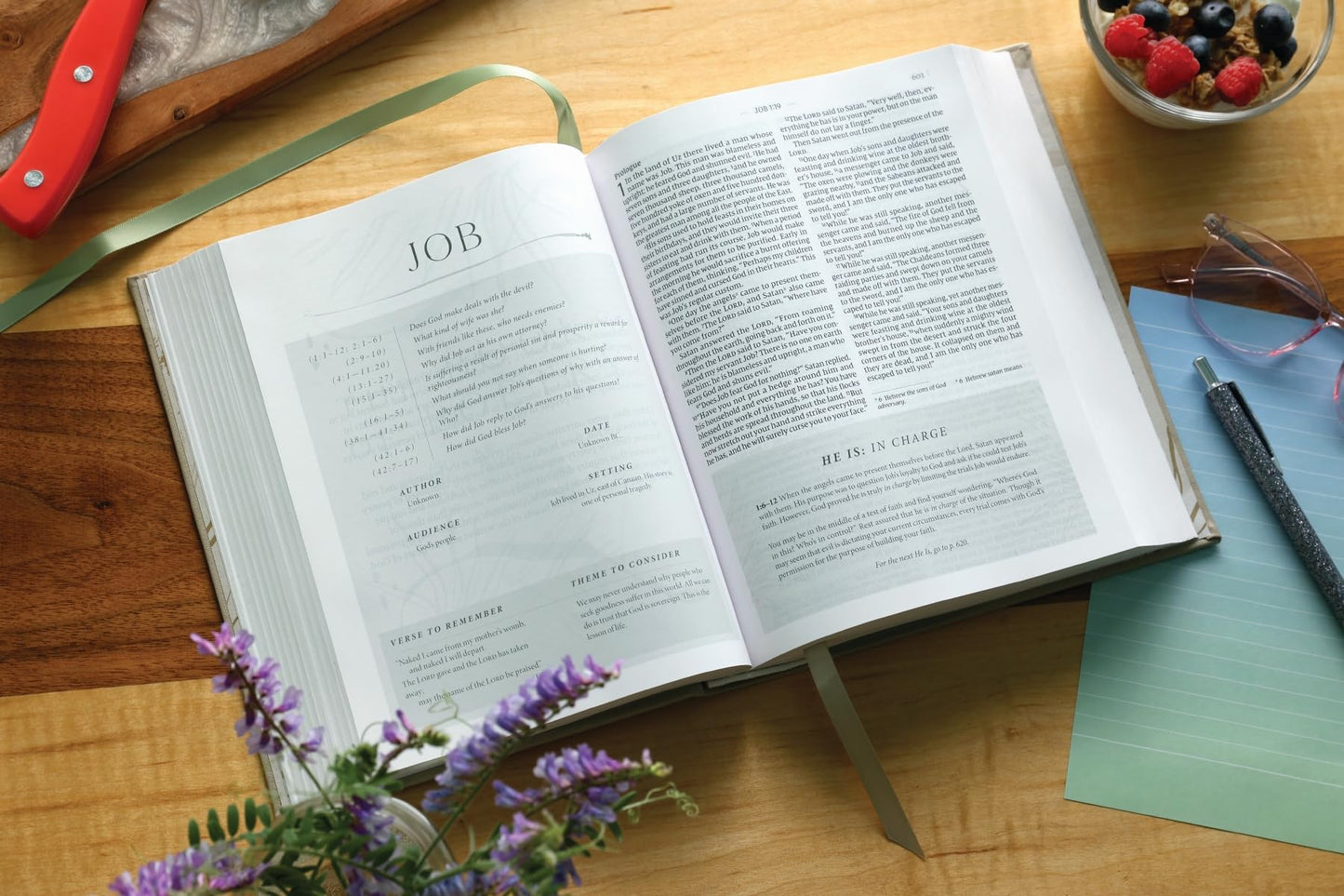 Flourish: The NIV Bible for Women, Cloth over Board, Cream, Comfort Print