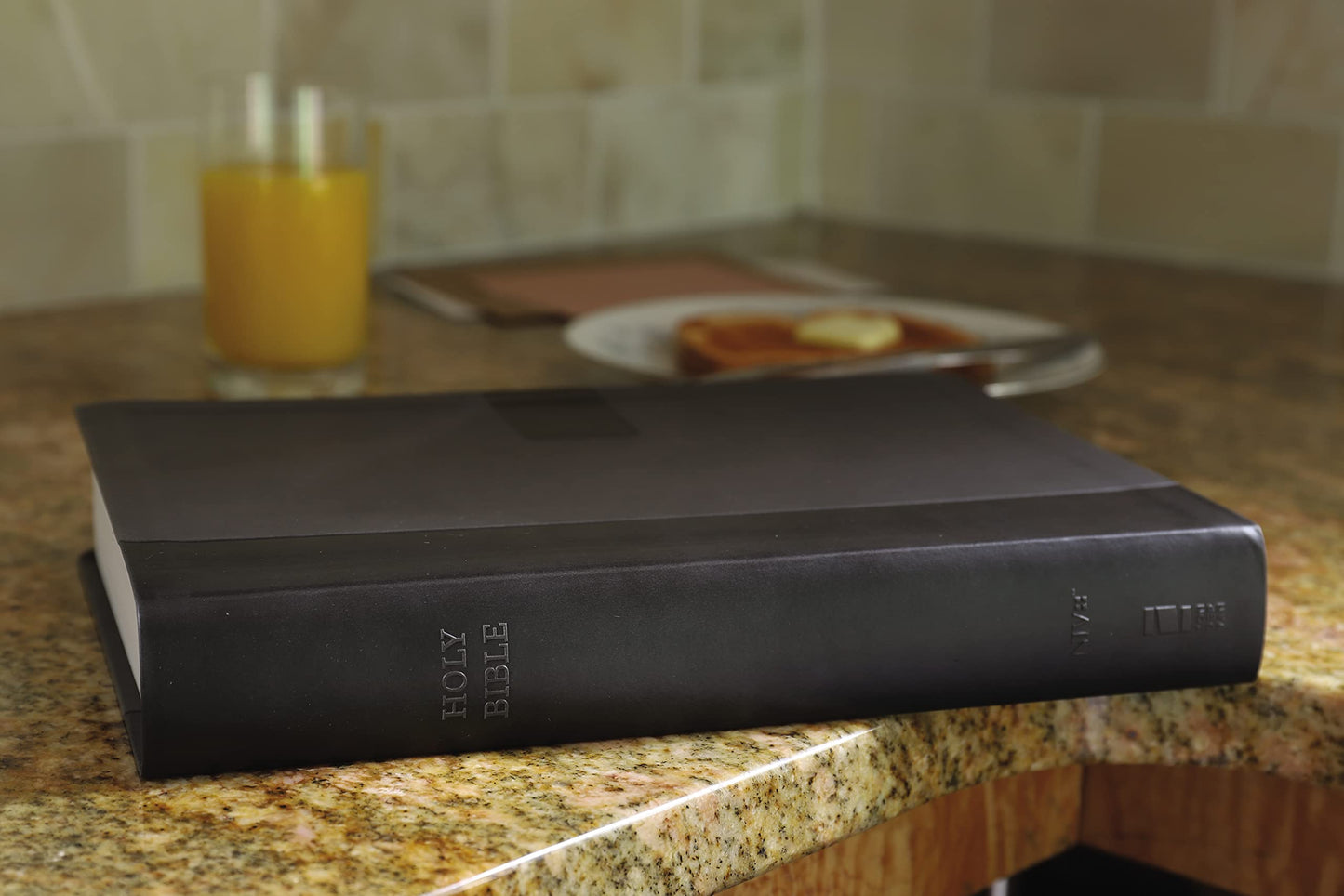 NIV, Super Giant Print Reference Bible (Font Size: 16.5-point), Leathersoft, Gray, Red Letter, Thumb Indexed, Comfort Print
