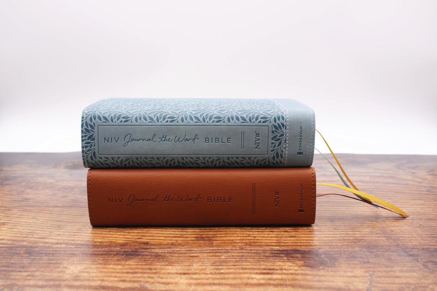 NIV, Journal the Word Bible (Perfect for Note-Taking), Large Print, Leathersoft, Teal, Red Letter, Comfort Print: Reflect, Take Notes, or Create Art Next to Your Favorite Verses