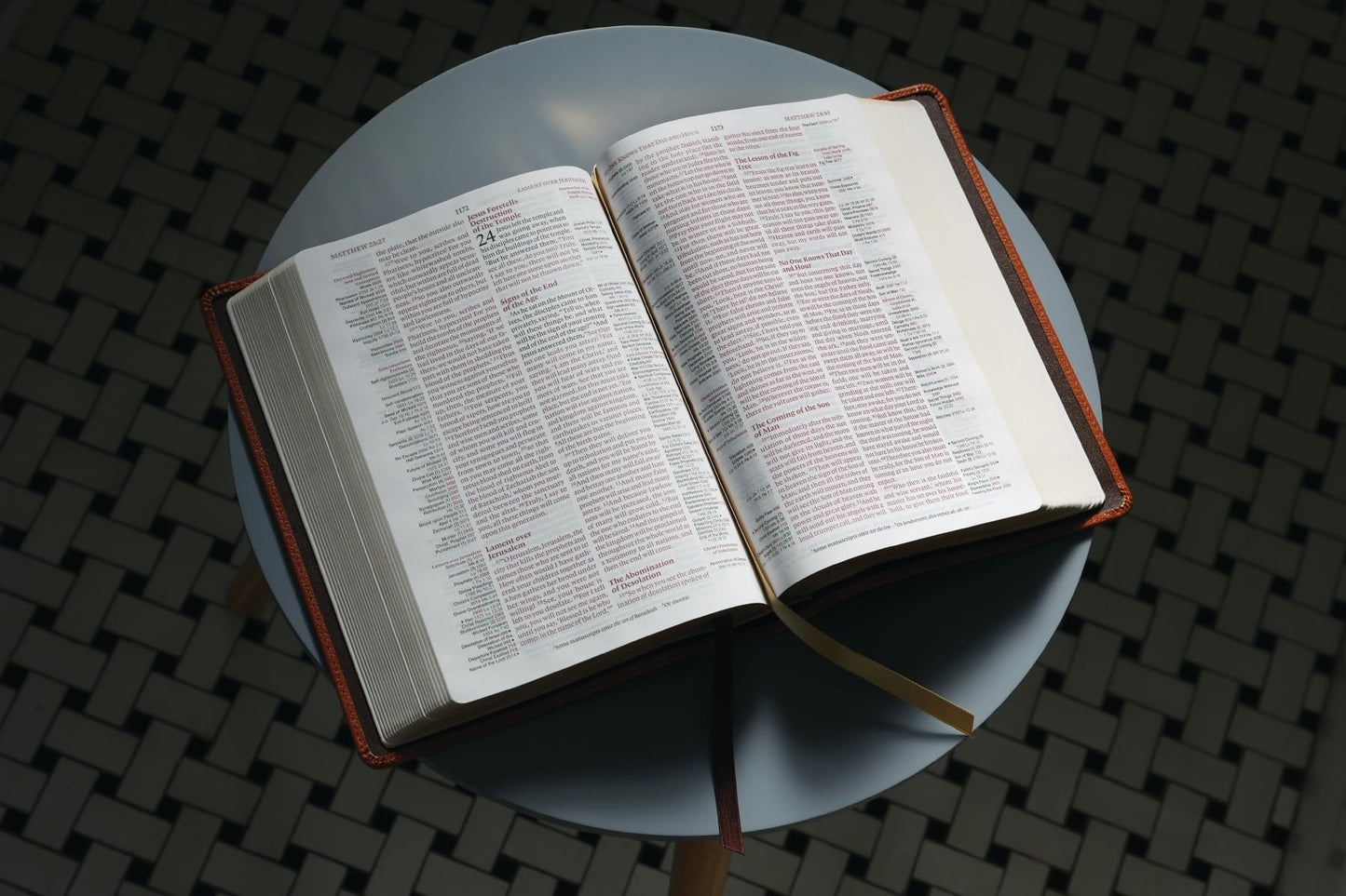 ESV, Thompson Chain-Reference Bible, Genuine Leather, Calfskin, Tan, Red Letter