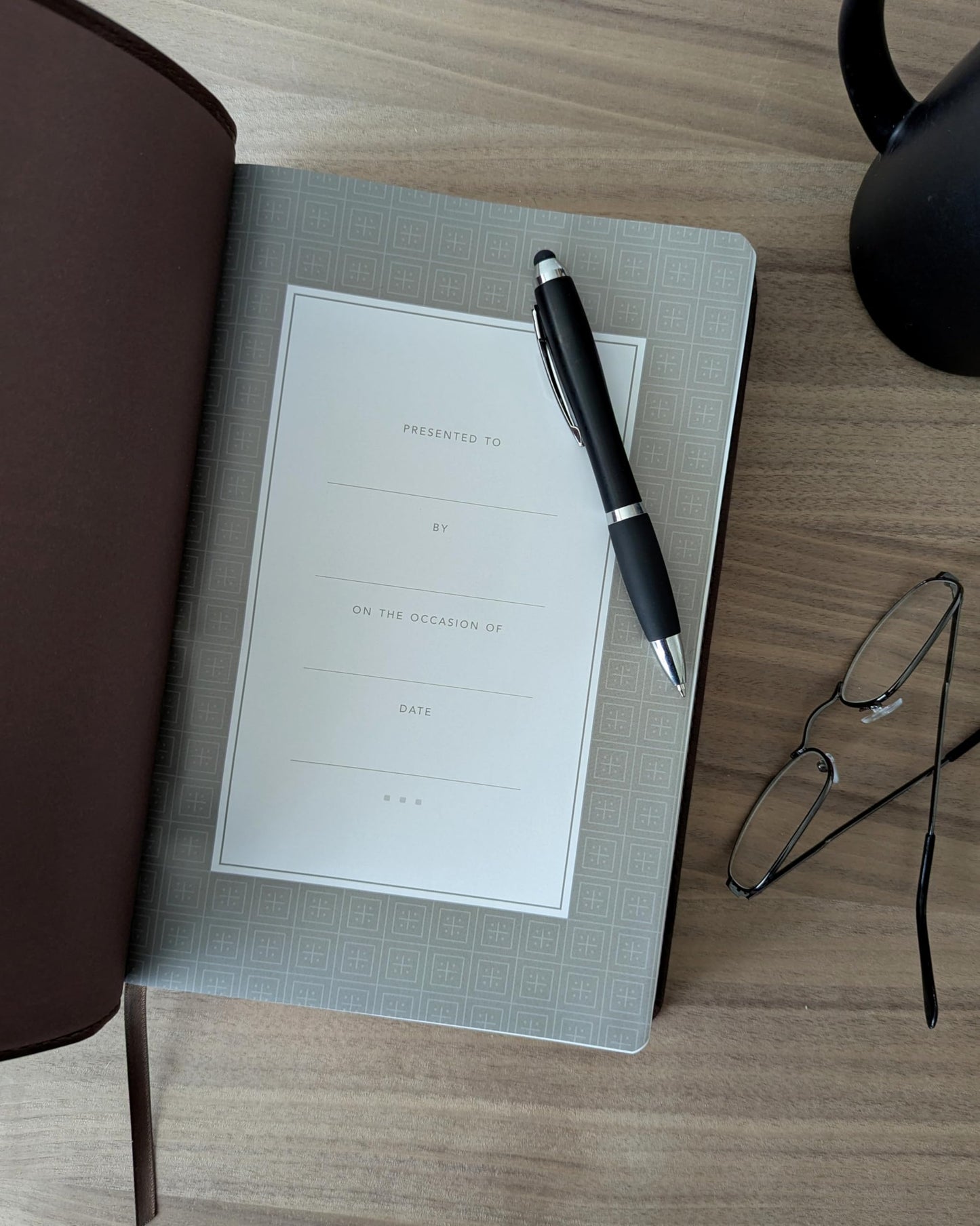 NLT Large Print Thinline Center-Column Reference Bible, Filament Enabled (LeatherLike, Brown Holy Cross, Indexed, Red Letter)