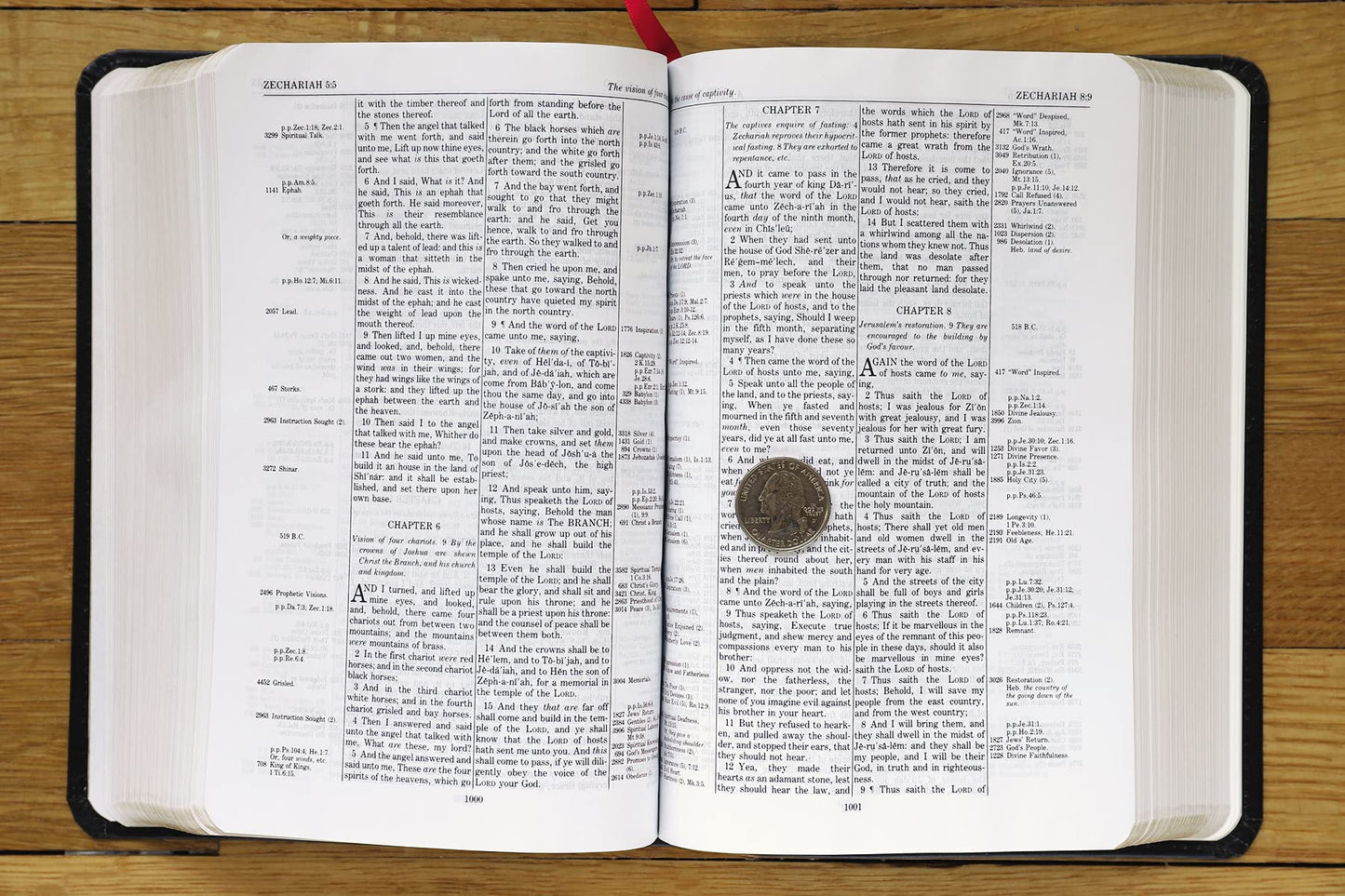 KJV, Thompson Chain-Reference Bible, Handy Size, Bonded Leather, Black, Red Letter