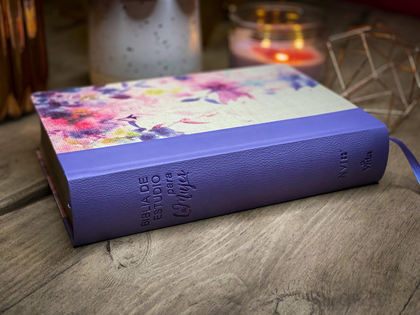 NVI, Biblia de Estudio para la Mujer NVI, Leathersoft/Tela Lila, Comfort Print (Spanish Edition)