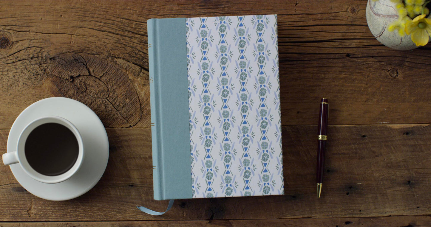 ESV Women's Study Bible, Artist Series (Cloth over Board, Lulie Wallace, Sarah): Holy Bible, English Standard Version