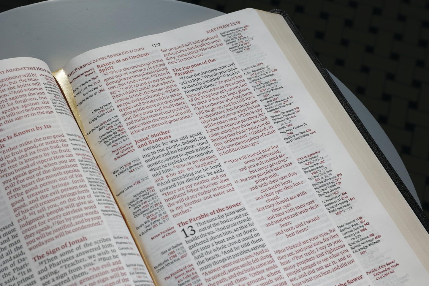ESV, Thompson Chain-Reference Bible, Large Print, Leathersoft, Black, Red Letter