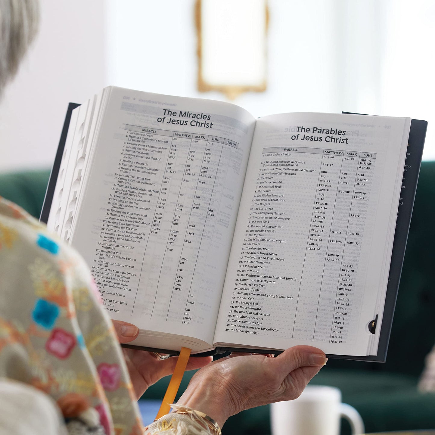 KJV, Foundation Study Bible, Large Print, Leathersoft, Brown, Red Letter, Thumb Indexed, Comfort Print: Holy Bible, King James Version