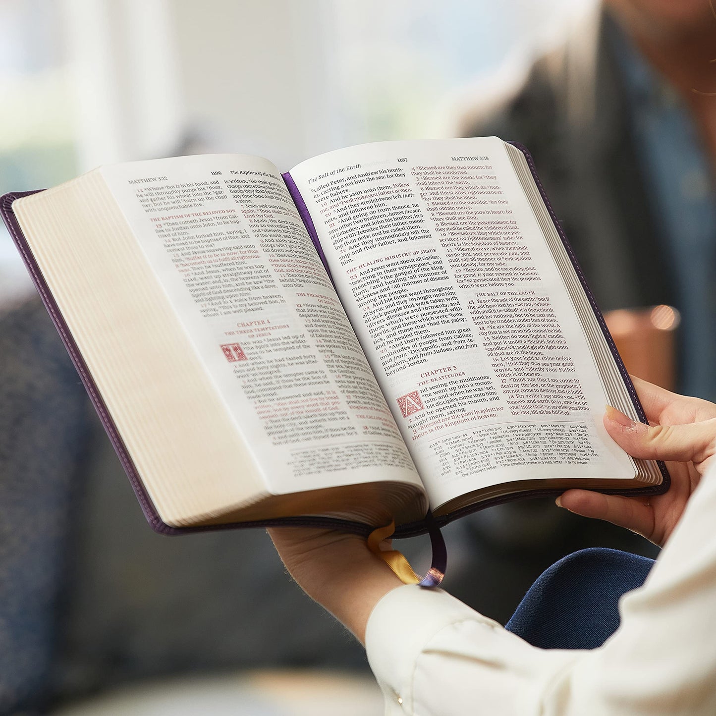 KJV, Personal Size Reference Bible, Sovereign Collection, Genuine Leather, Black, Red Letter, Comfort Print: Holy Bible, King James Version