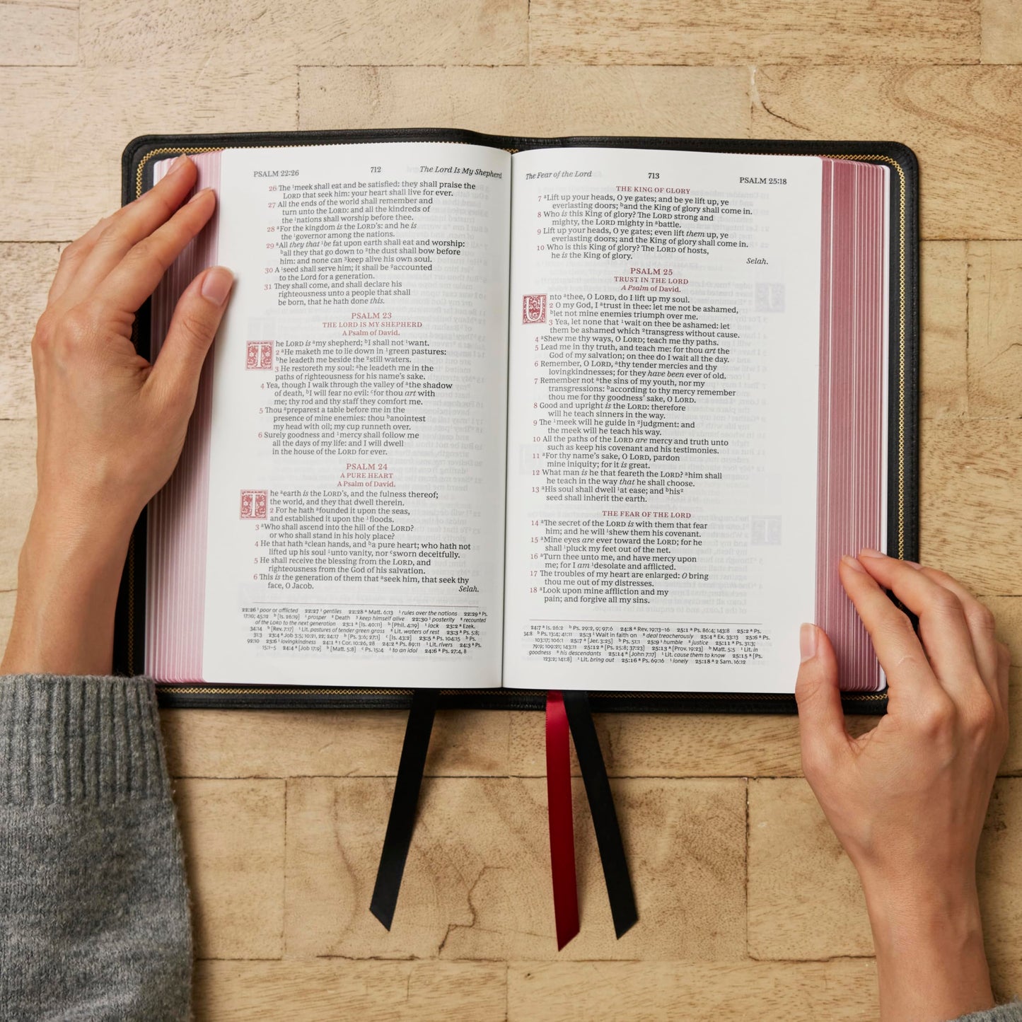 KJV, Personal Size Reference Bible, Sovereign Collection, Black Premium Goatskin Leather, Premier Collection, Comfort Print