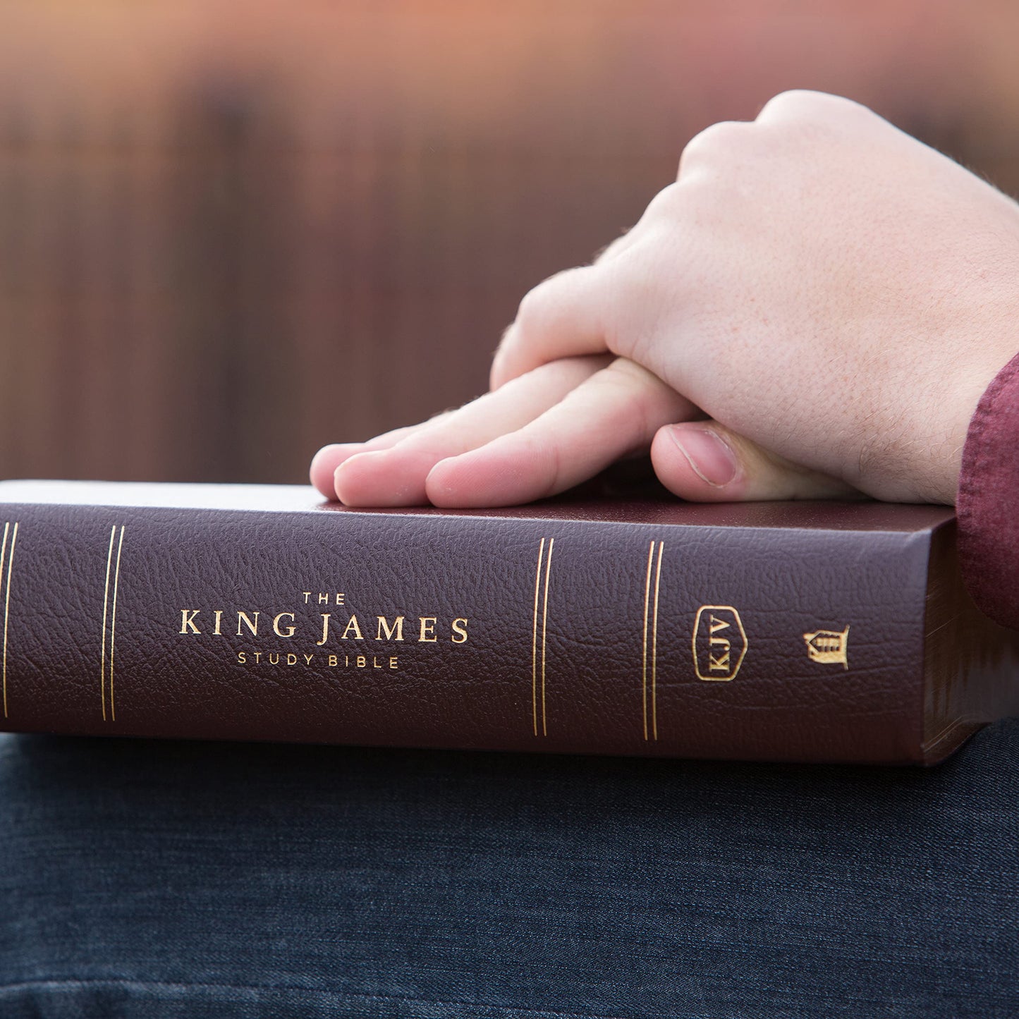 KJV, The King James Study Bible, Bonded Leather, Burgundy, Thumb Indexed, Red Letter, Full-Color Edition: Holy Bible, King James Version