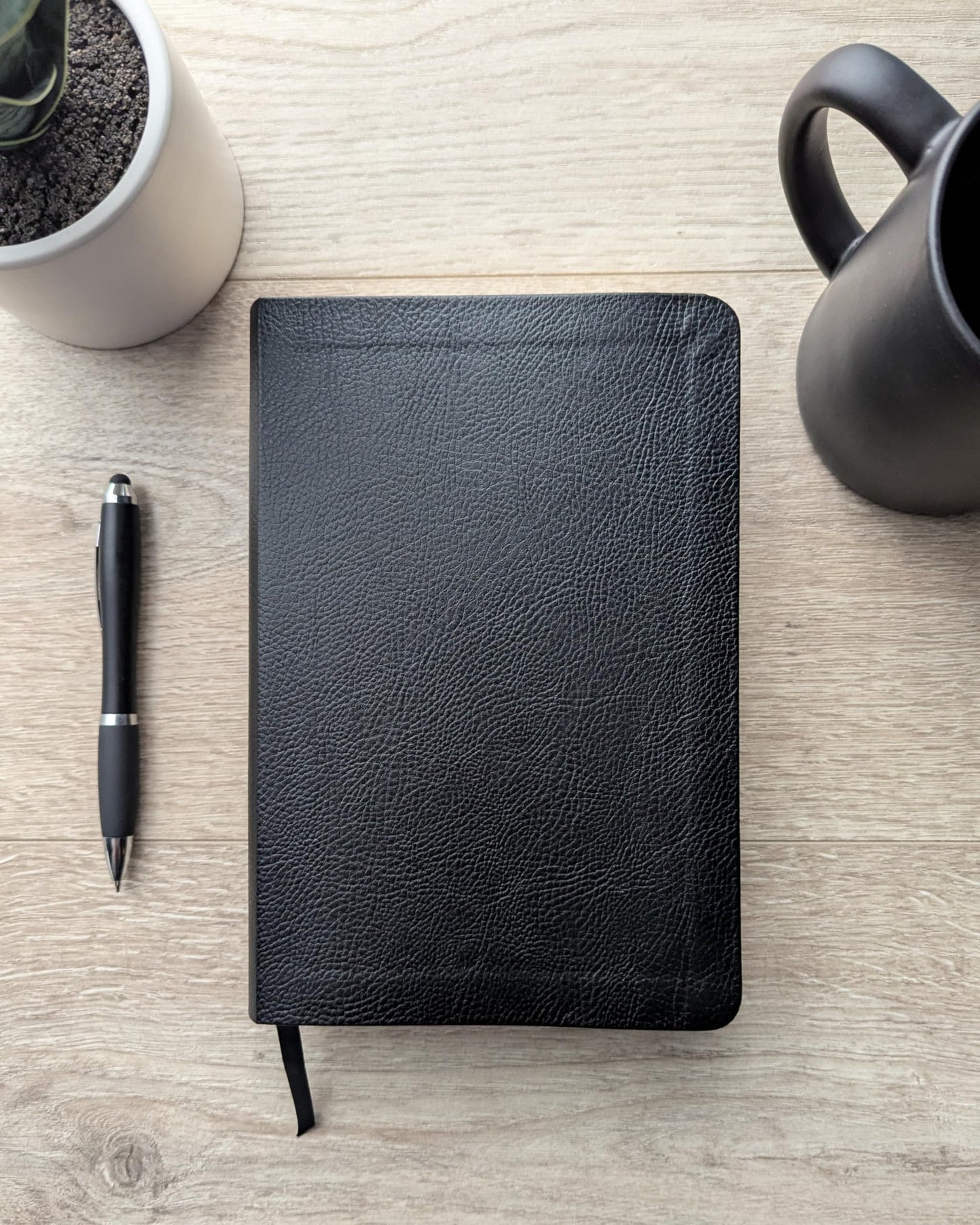 NLT Life Application Study Bible, Third Edition, Personal Size (Bonded Leather, Black, Red Letter)